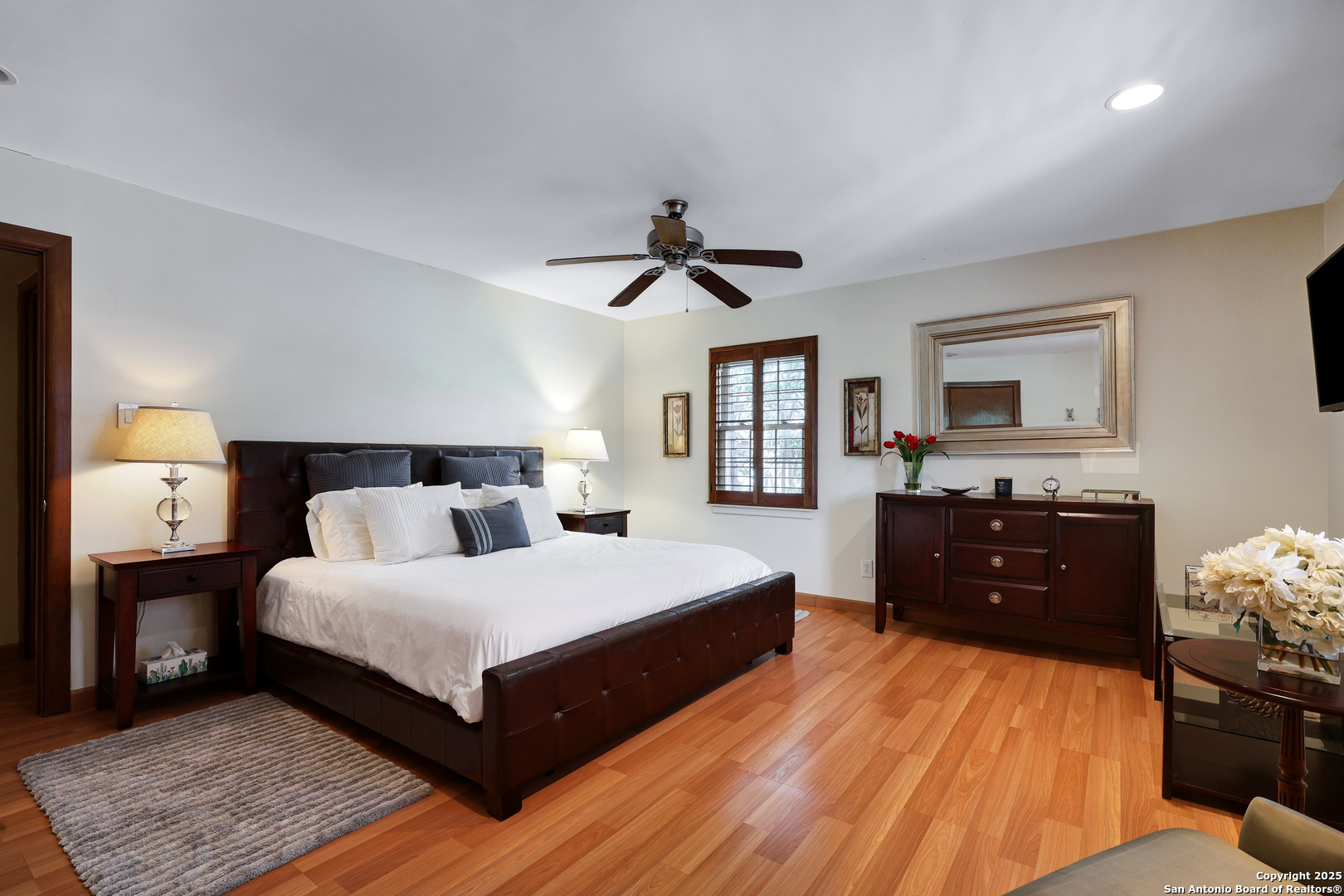 8715 Starcrest 19 — photo