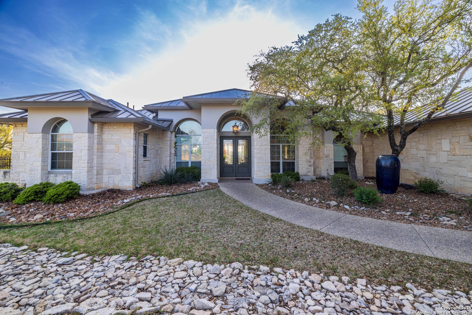302 Paradise Point Drive — photo