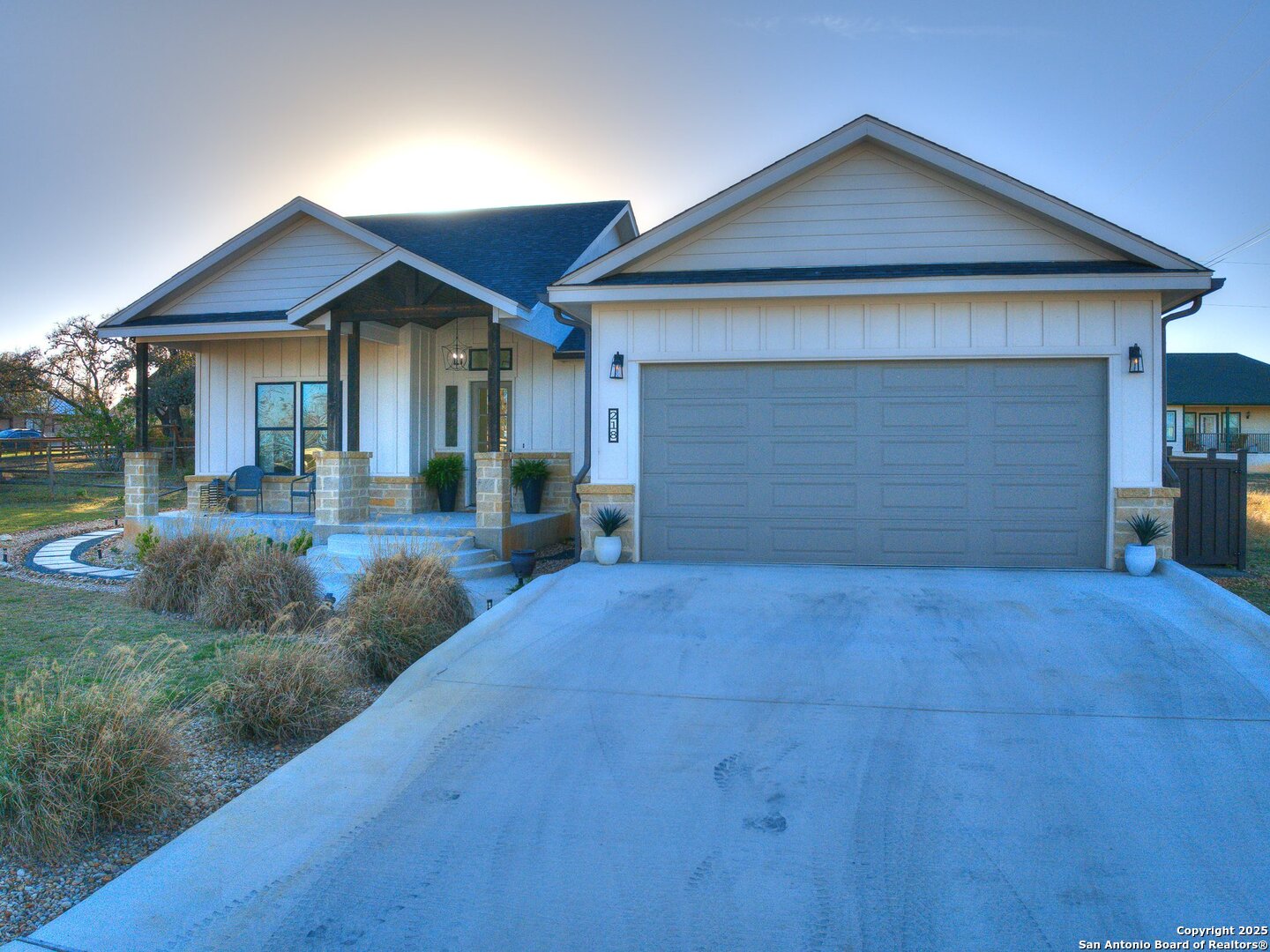 218 Edgewood Circle — photo