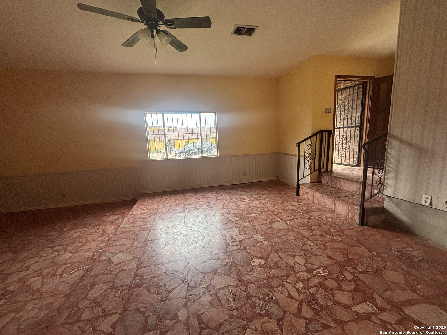 205 Sunset Loop, Laredo, TX 78046 — photo 2