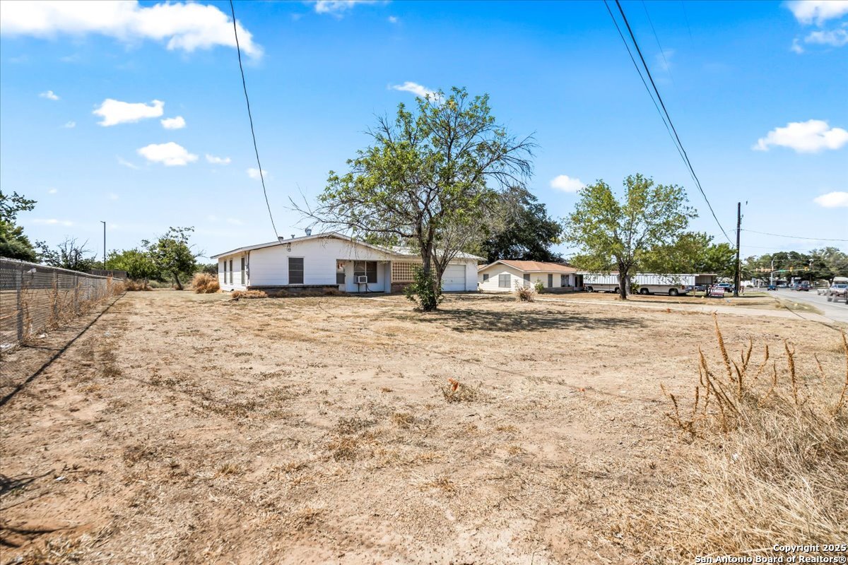 19239 McDonald, Lytle, TX 78052 — photo 2