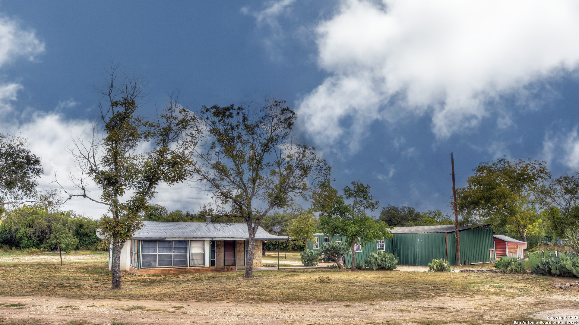 201 7th, Leakey, TX 78873 — photo 2