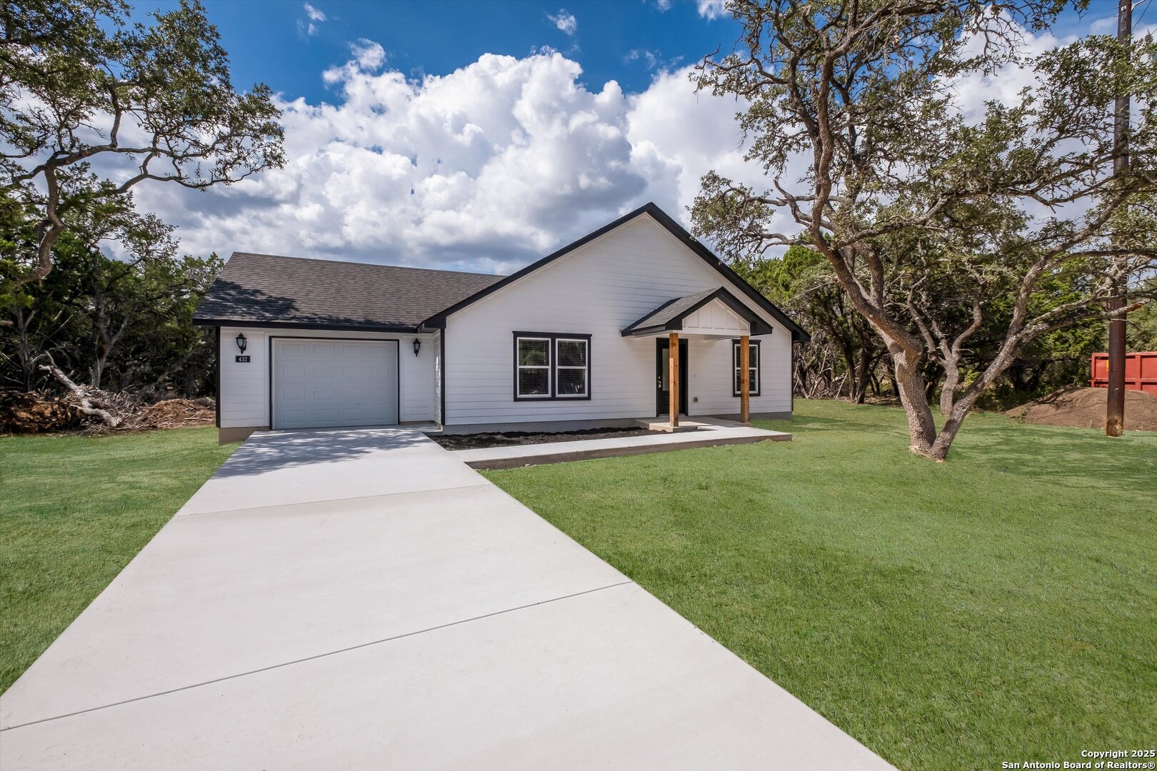 432 Canyon Lake Drive — photo