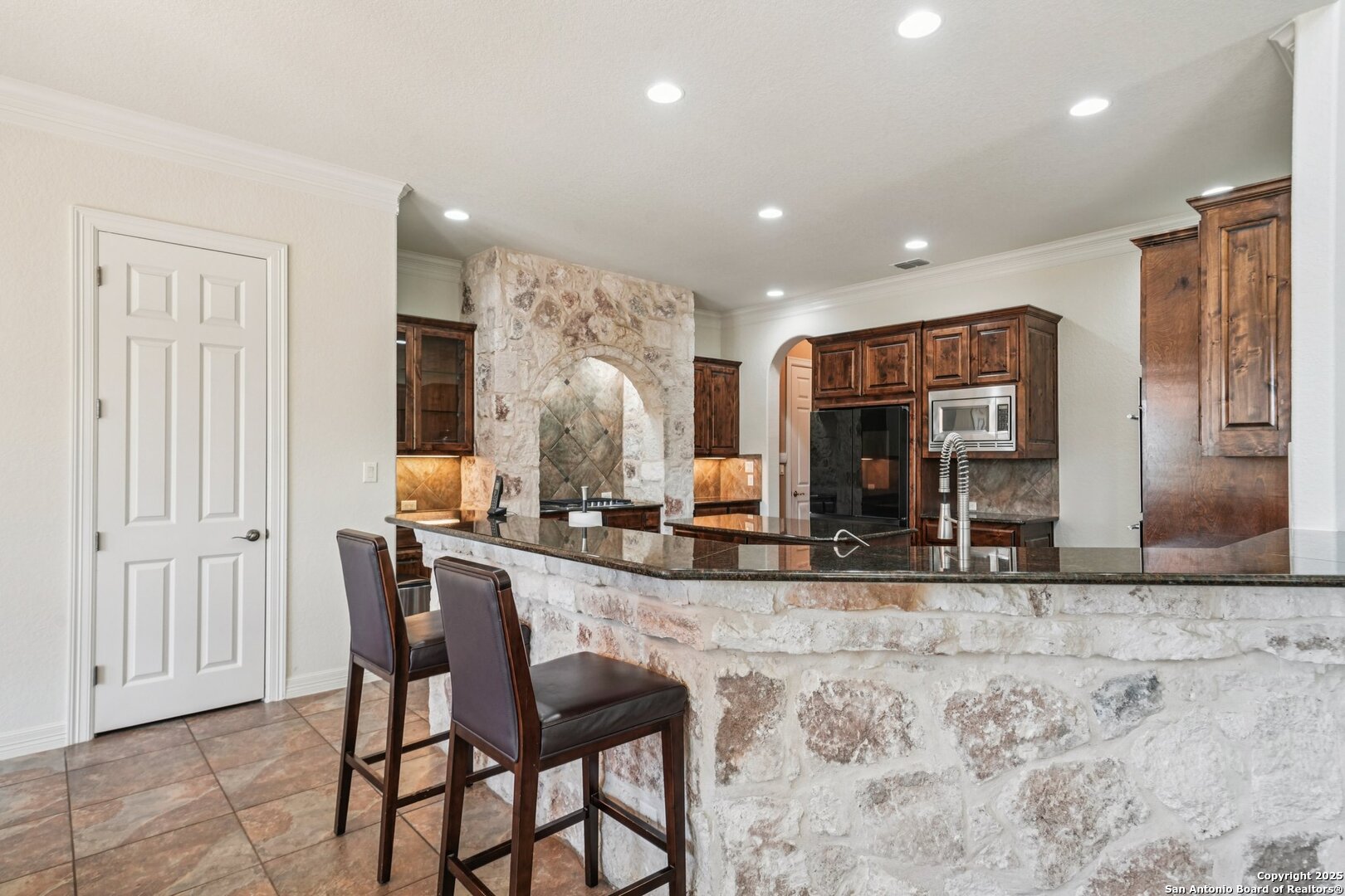 718 Ruidosa Downs, Helotes, TX 78023 — photo 3