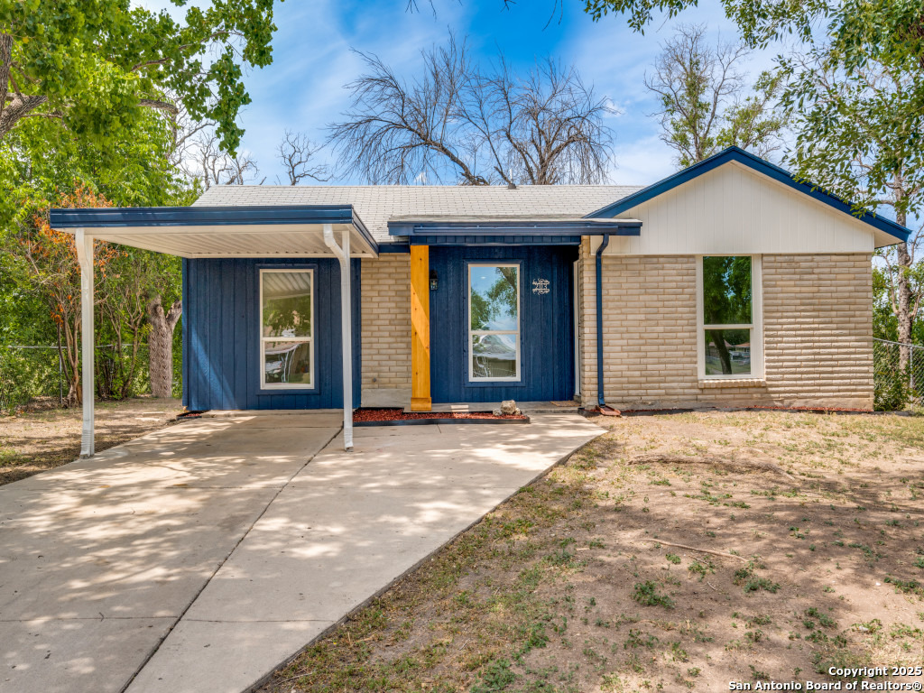 203 Lynhaven — photo