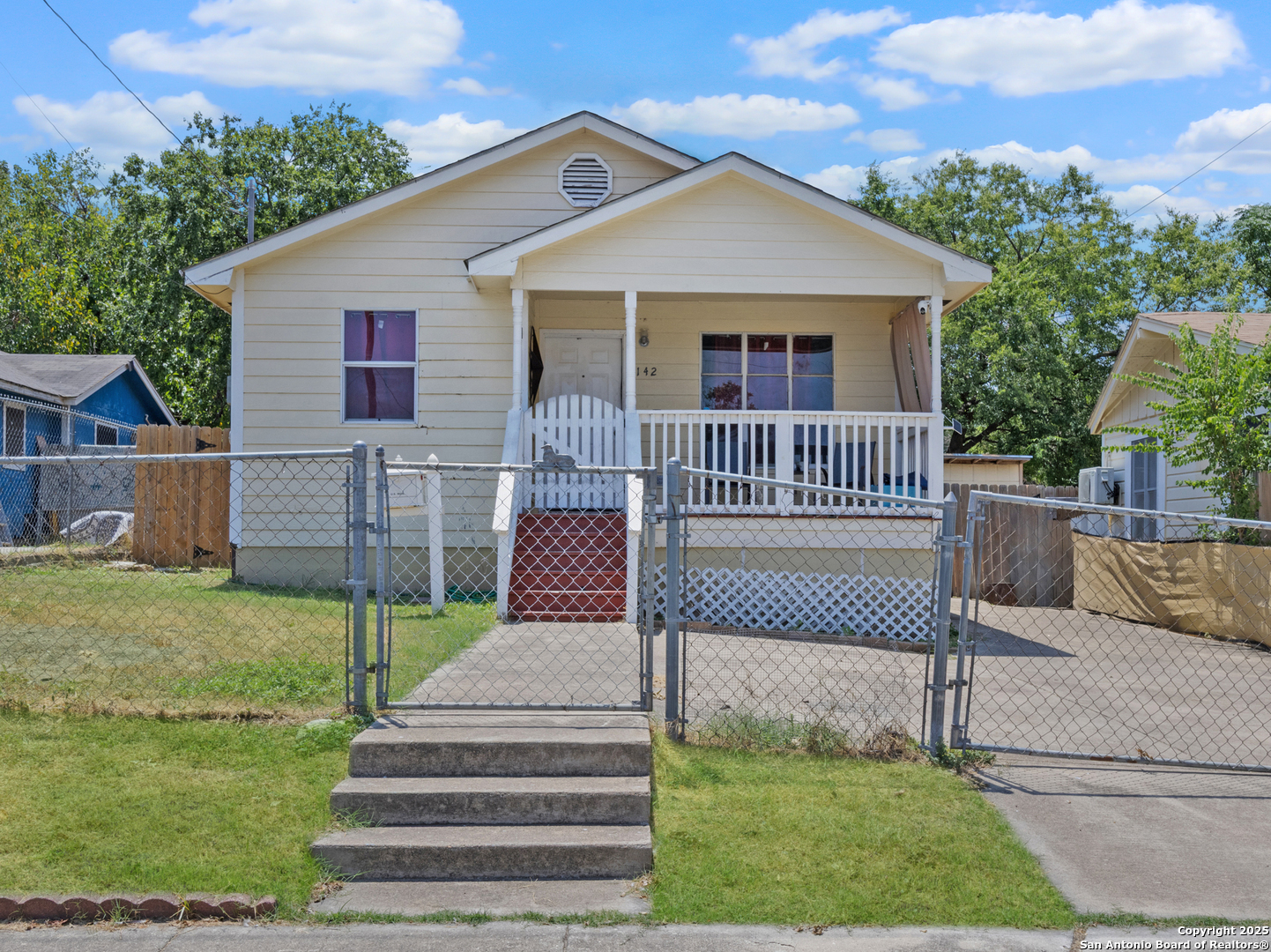 142 Jean — photo