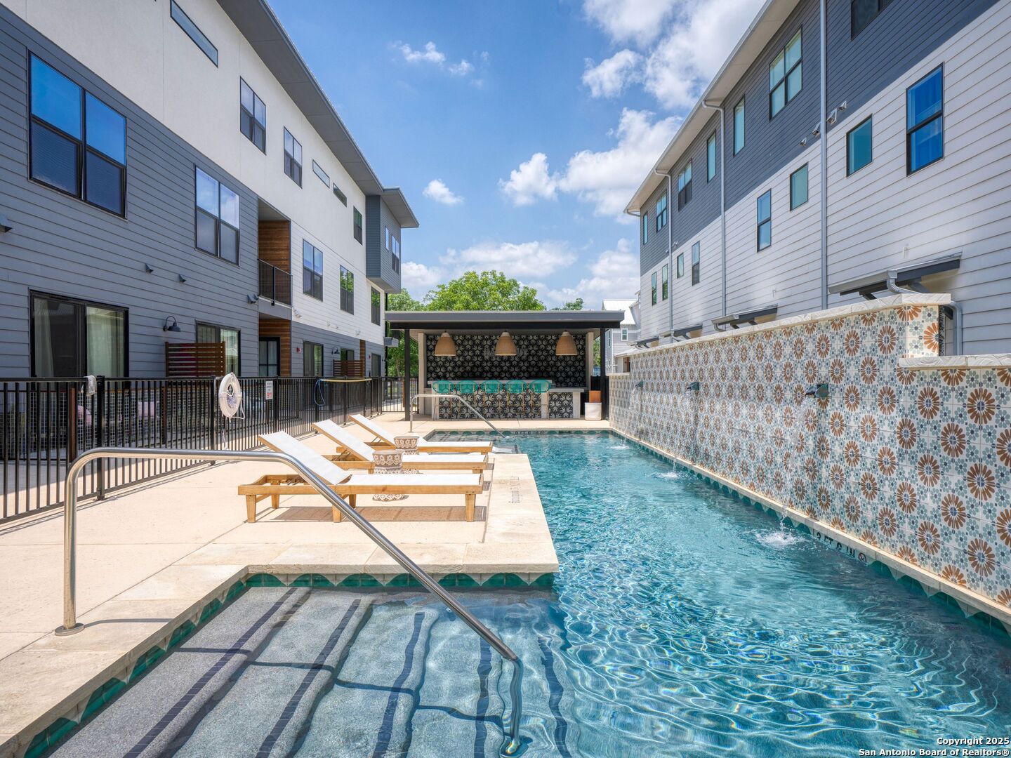 1208 N Academy Avenue 3201 — photo