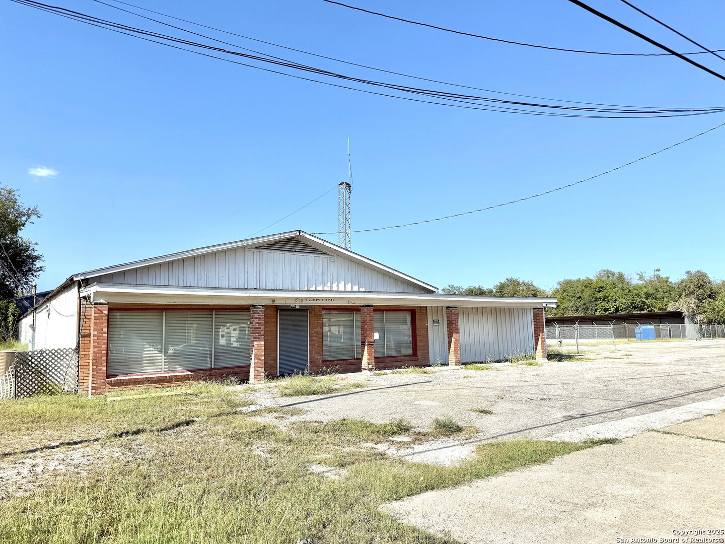1500 W Corpus Christi — photo