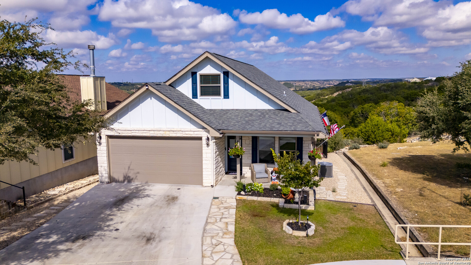 1057 Roanoke Lane — photo