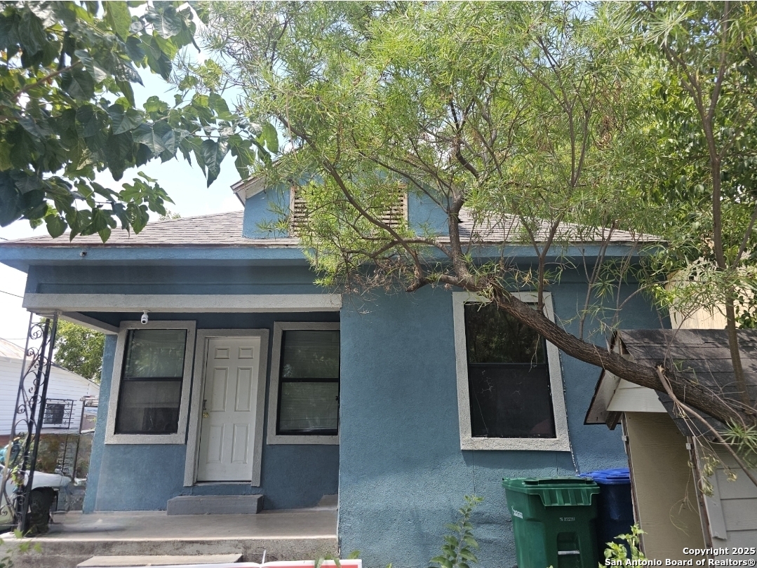 111 San Martin — photo