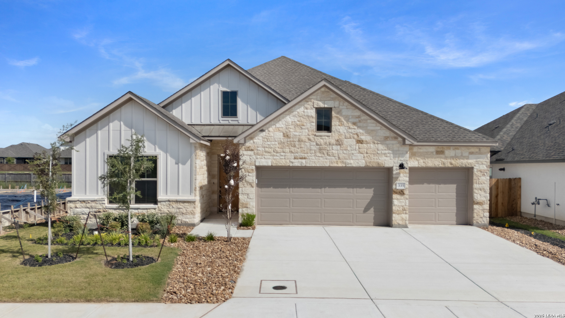 335 Grand Legacy — photo