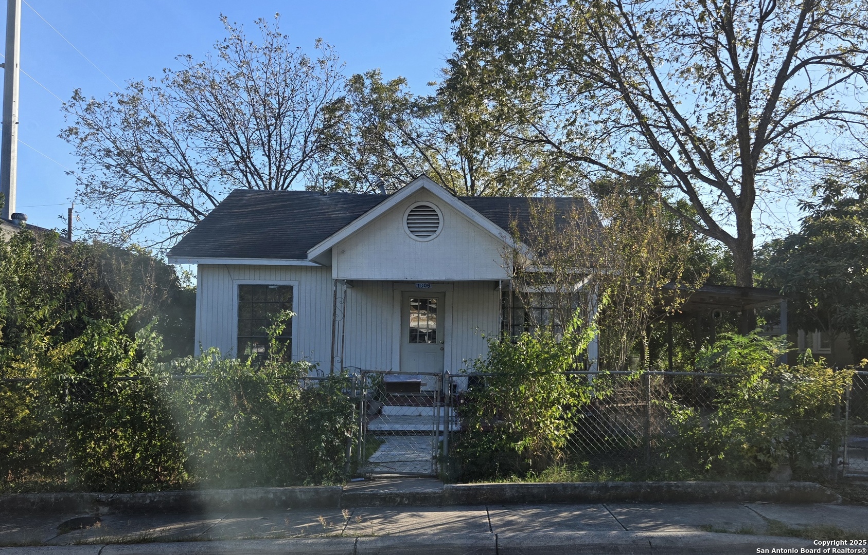 1806 Santa Anna Street — photo