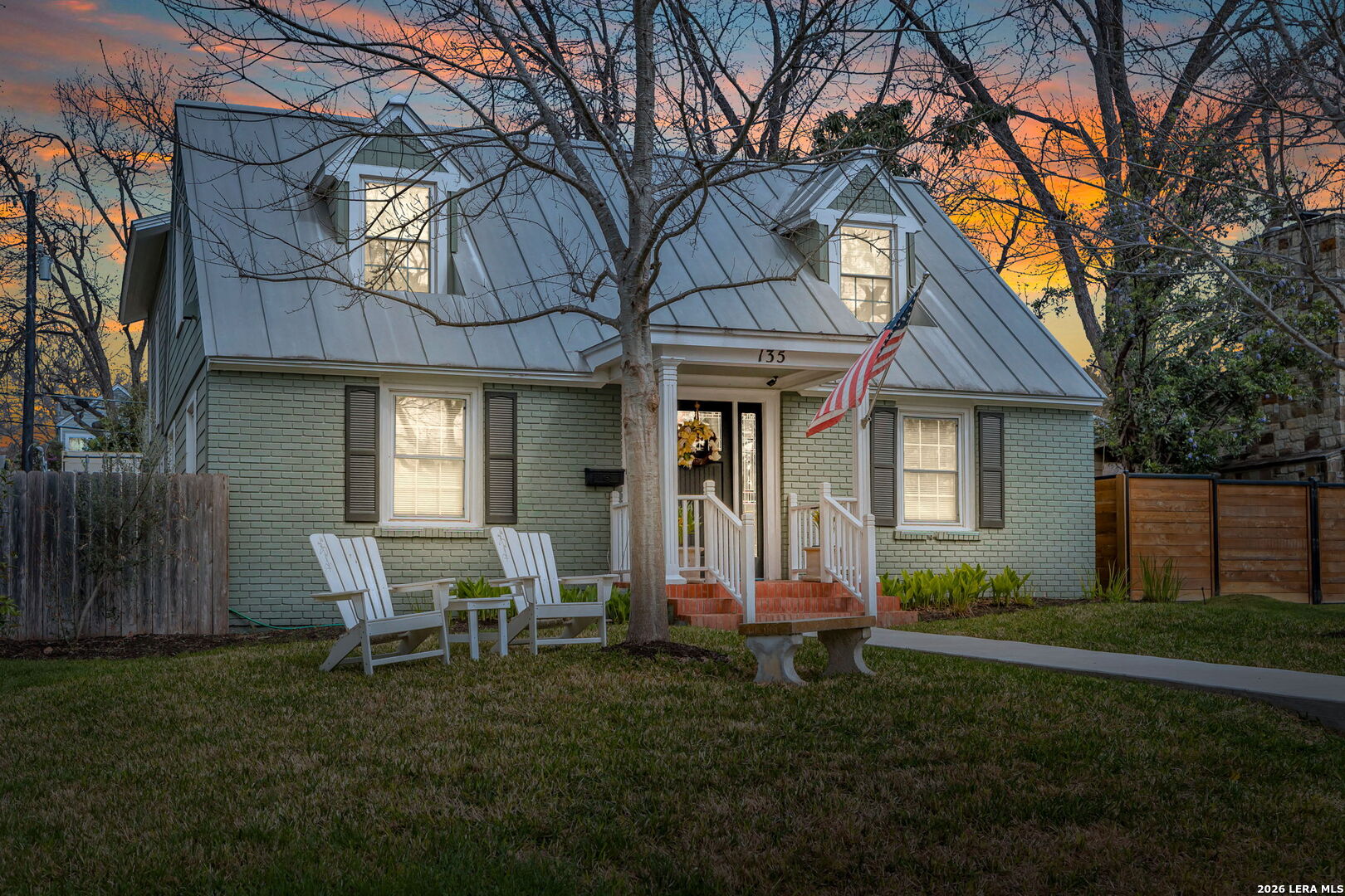 135 Blue Bonnet Boulevard — photo