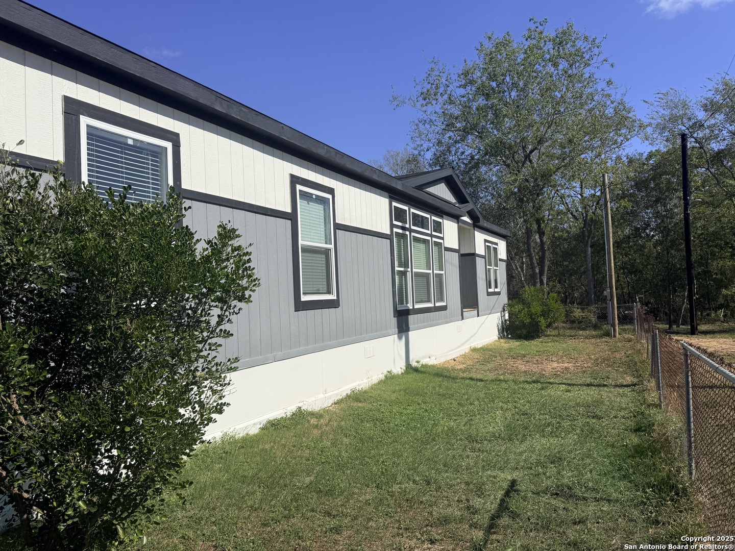13225 Tomlynn — photo