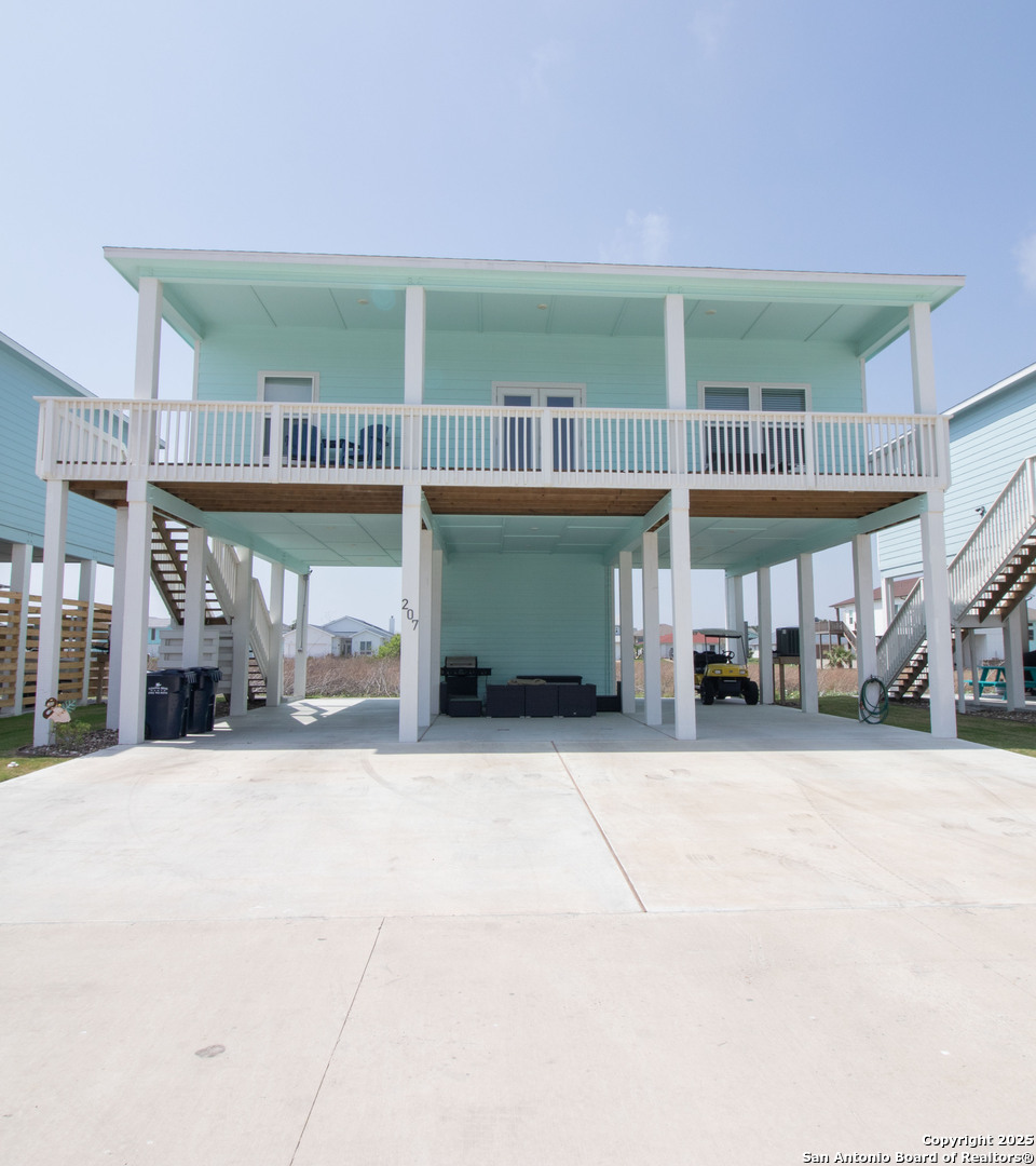 207 Paradise Drive — photo