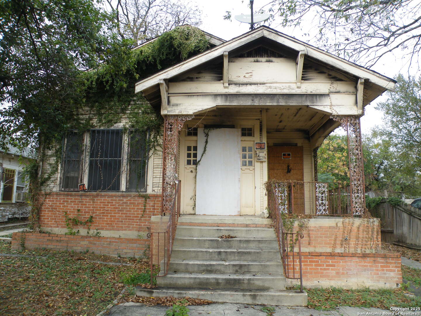 1221 Crockett — photo