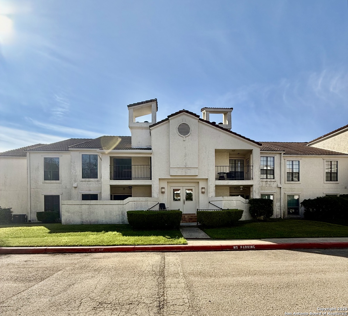 2255 Thousand Oaks 808 — photo