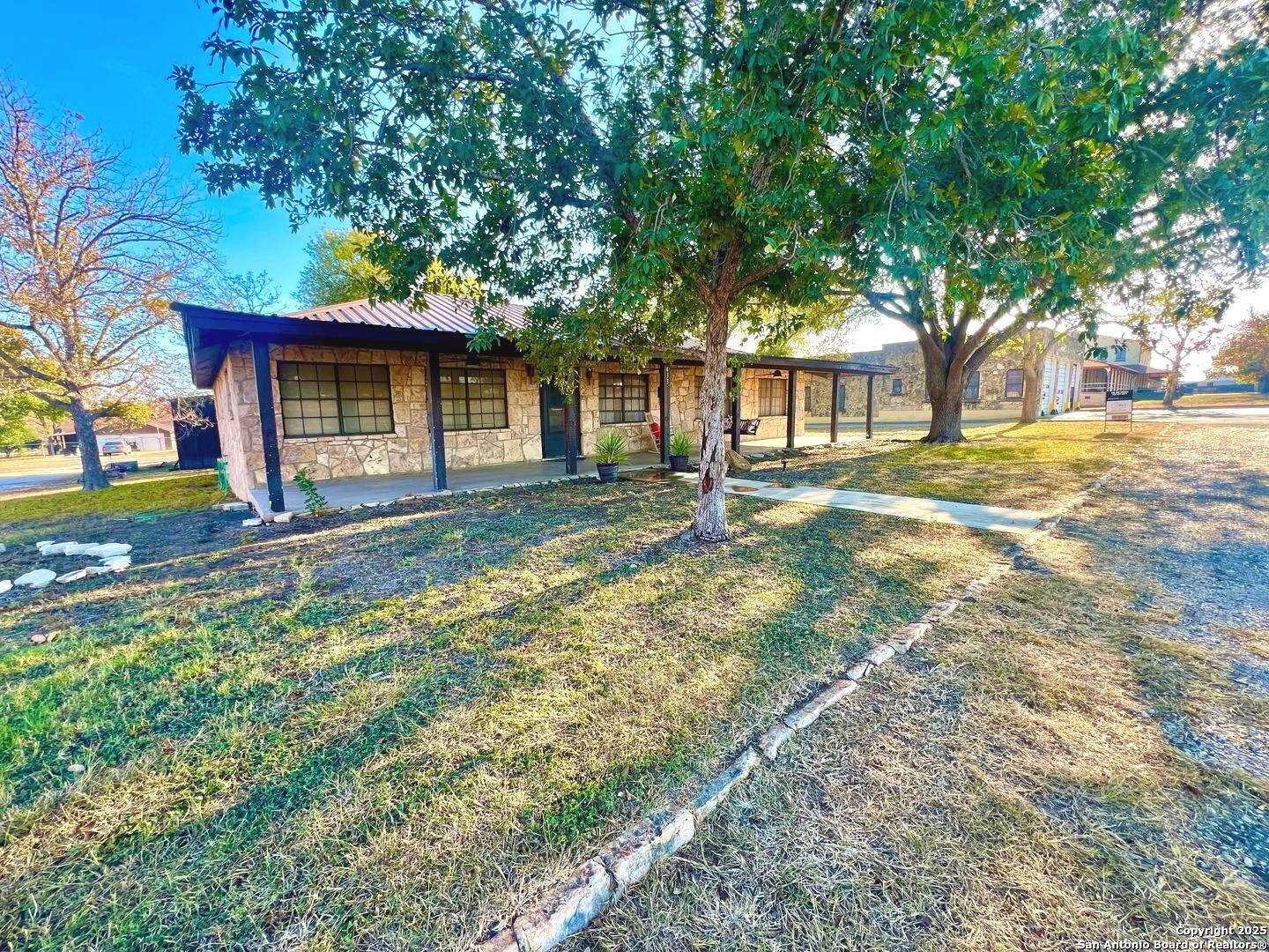 433 Fort Clark Road — photo