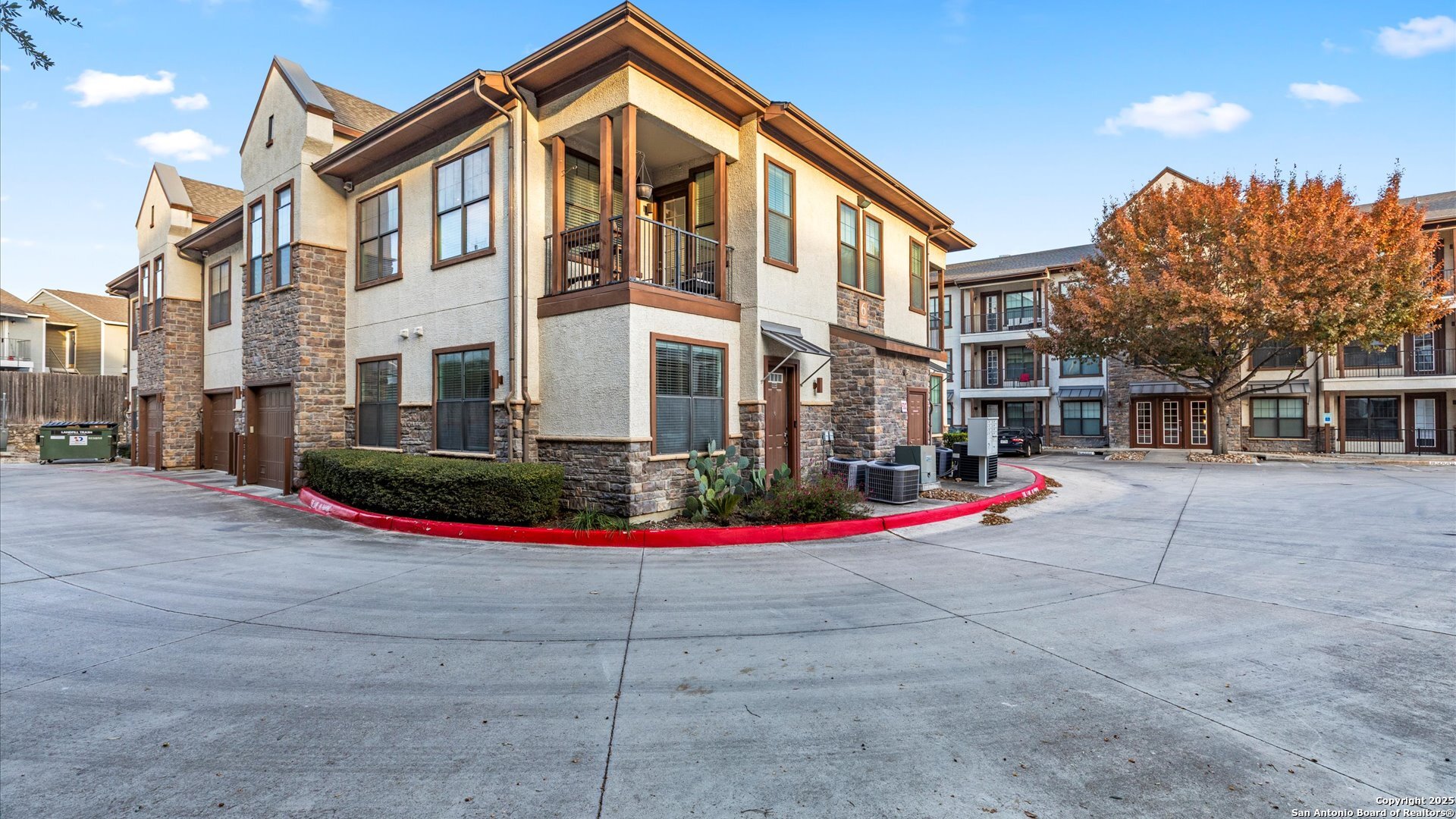 7342 Oak Manor 6204 — photo