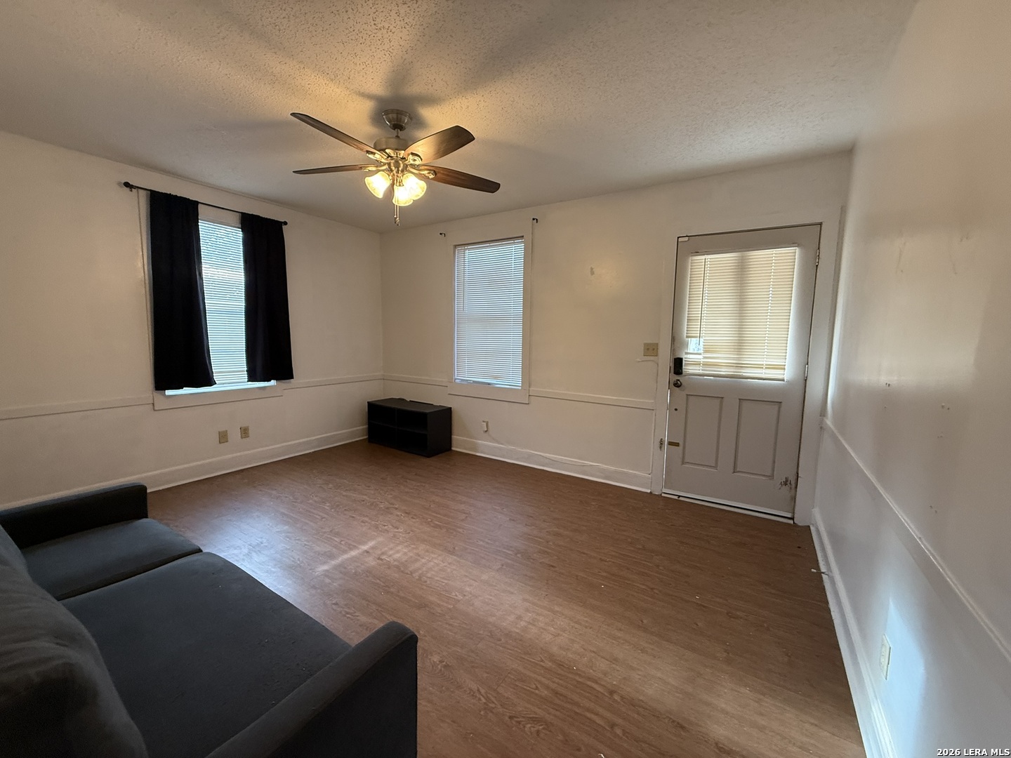 305 E Thornton Street, Three Rivers, TX 78071 — photo 2