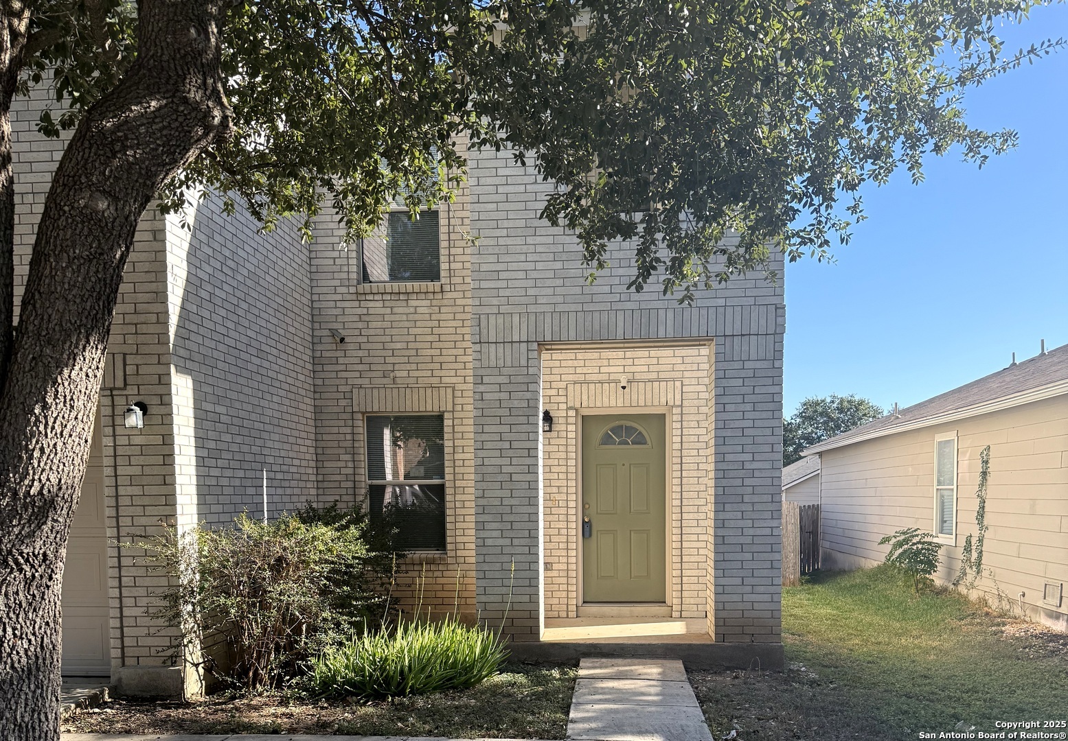 1230 Range Field — photo