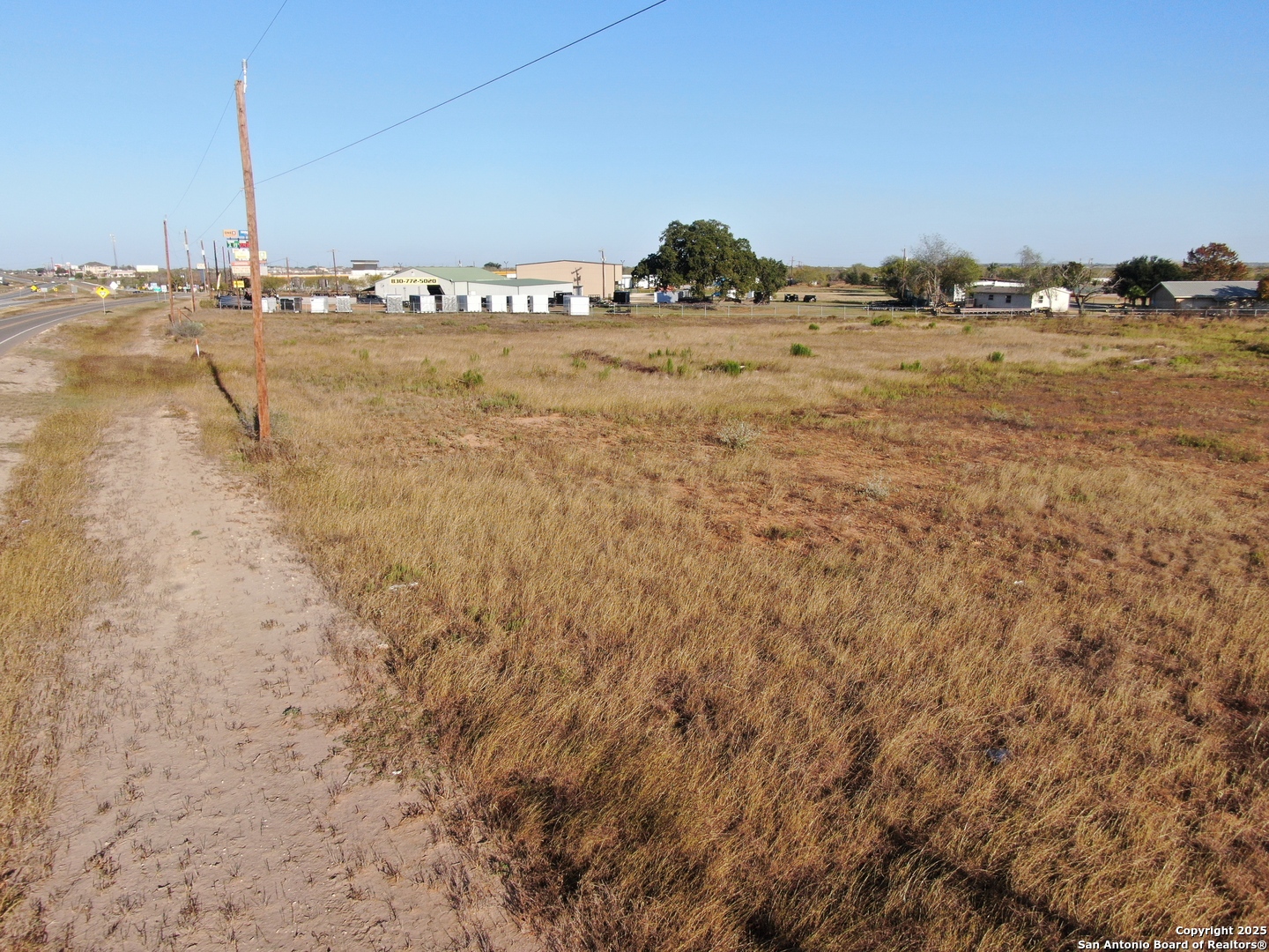 00 Ih 35, Lytle, TX 78052 — photo 2