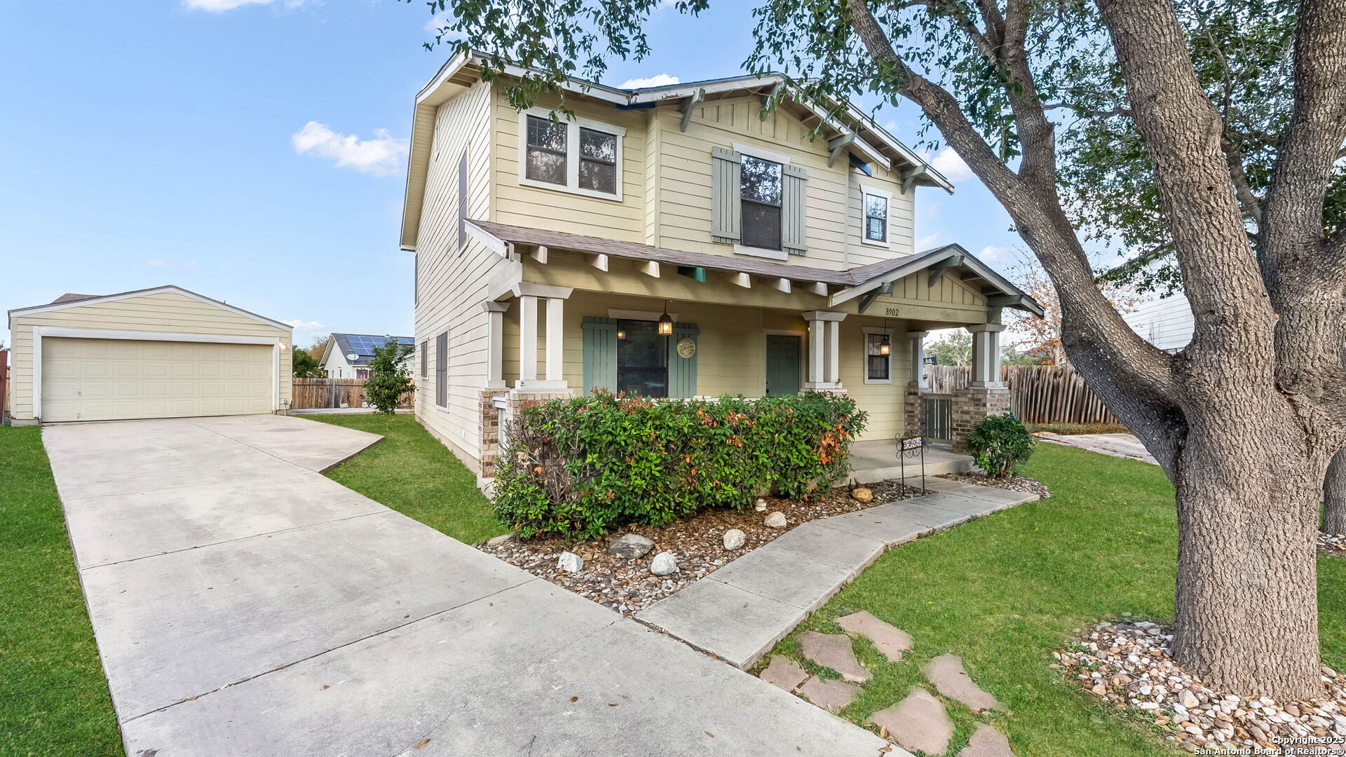 8902 Sungate Bay — photo