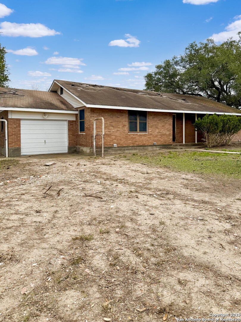 6462 FM 1144 — photo