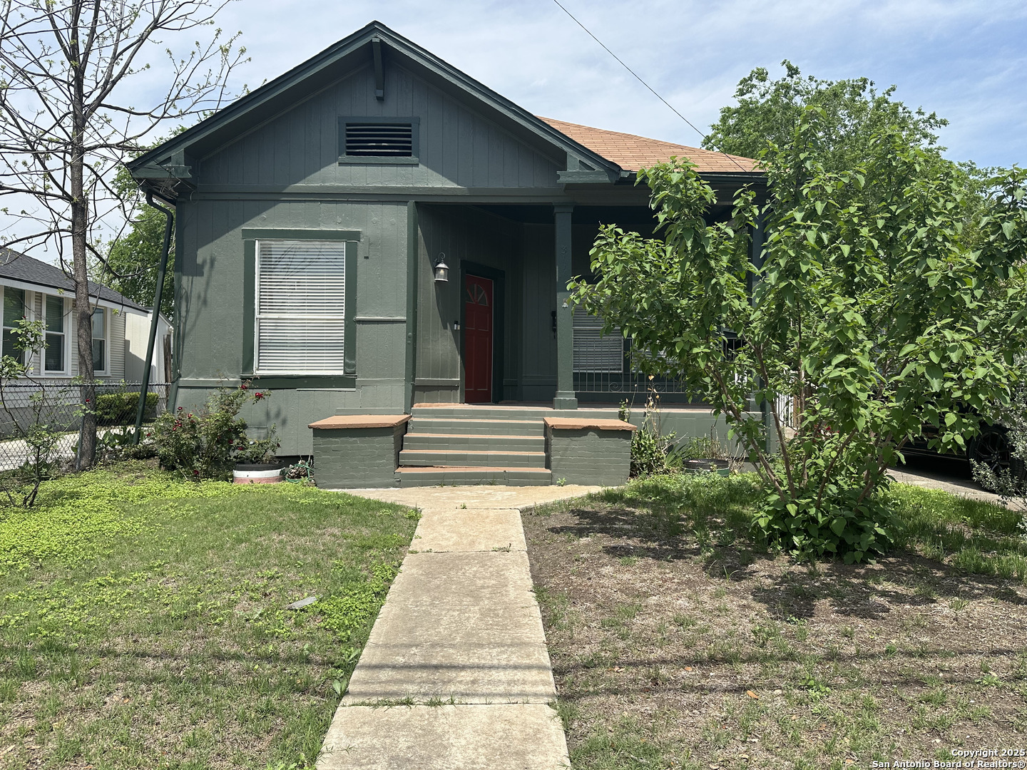 311 E Ashby Place — photo