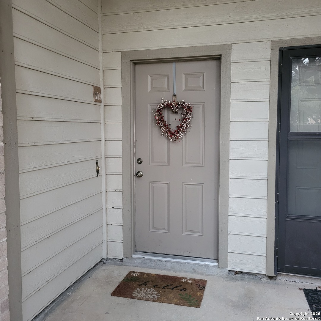 12446 Starcrest 309 — photo