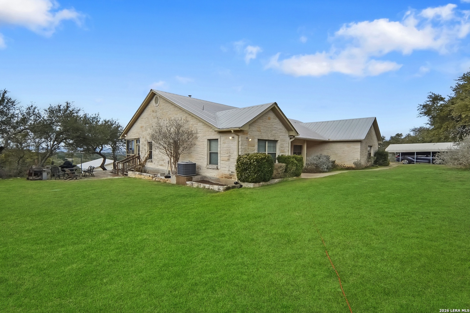 1748 FM 3424 — photo