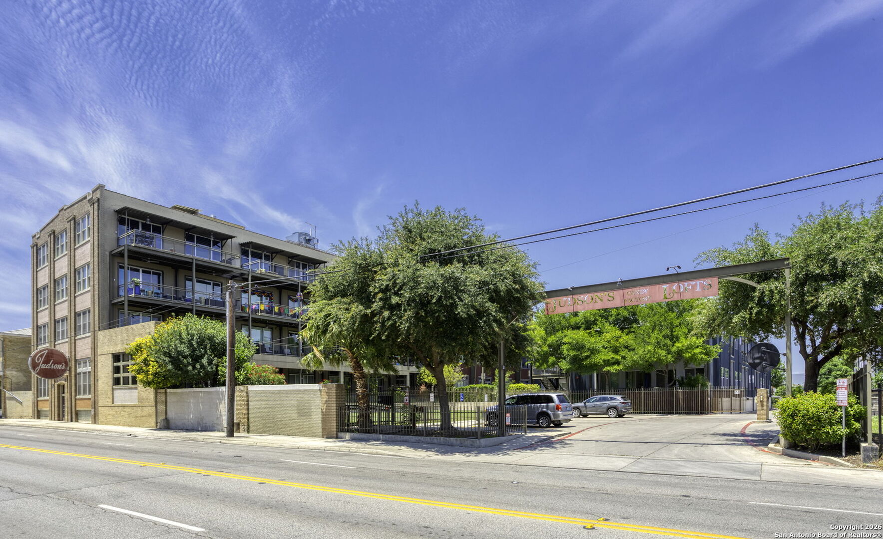 831 S Flores 2201 — photo