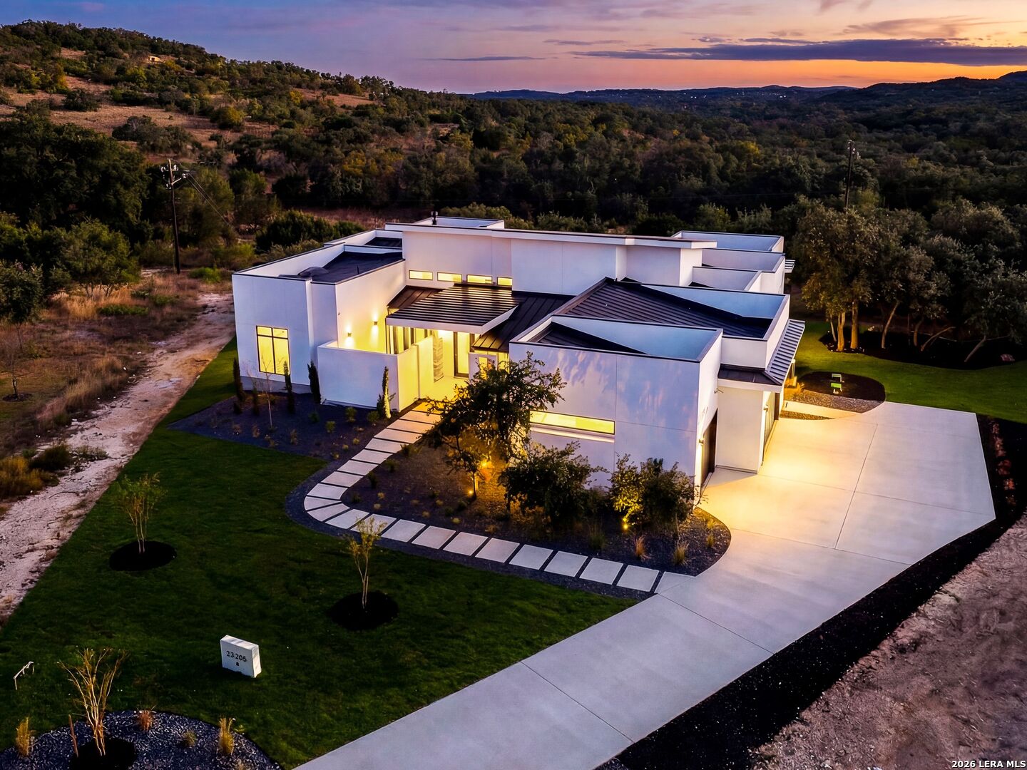 23205 Logan Canyon — photo