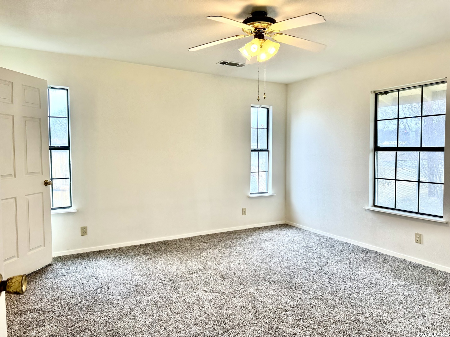 15430 S Main, Lytle, TX 78052 — photo 3