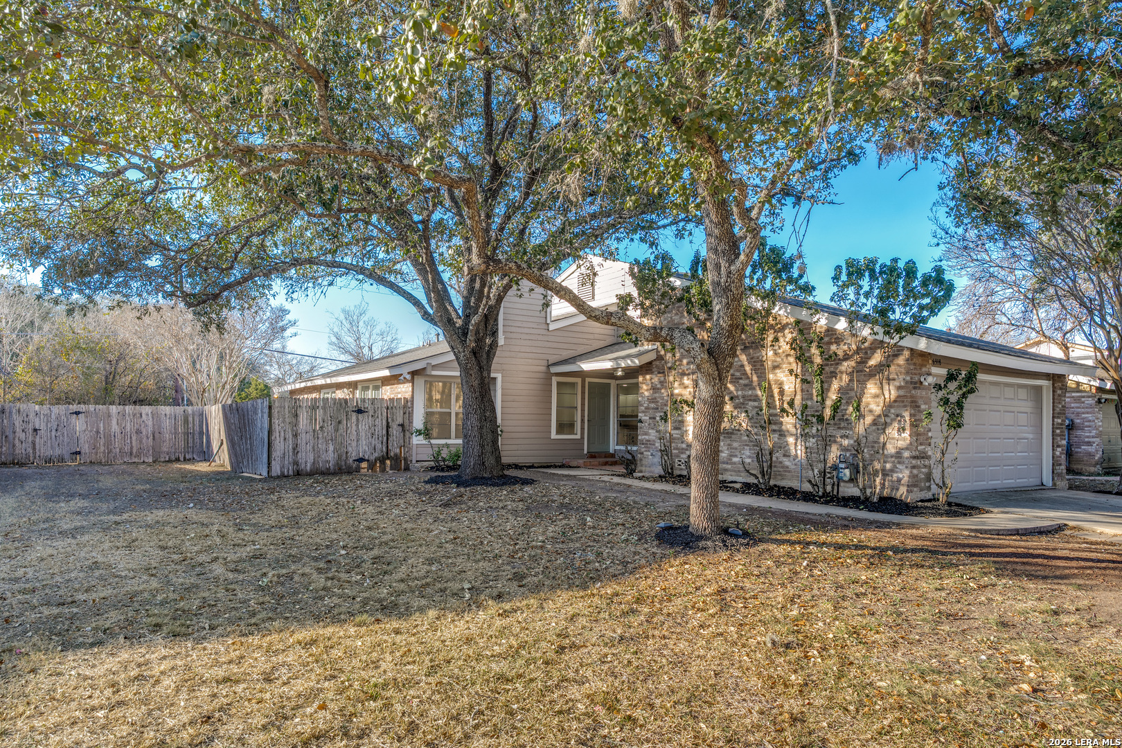 6318 Club Oaks 25 — photo