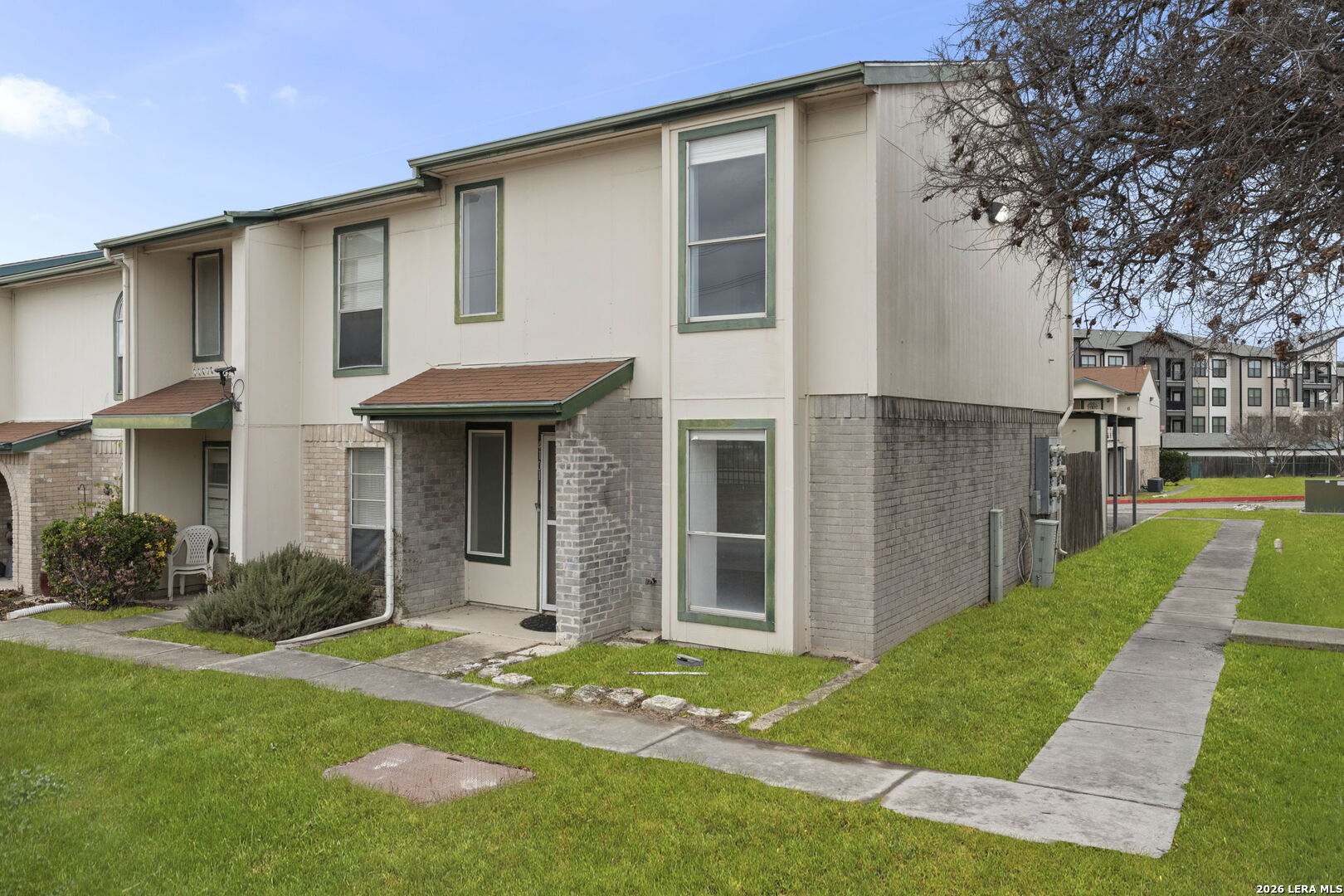 4949 Hamilton Wolfe 4101 — photo