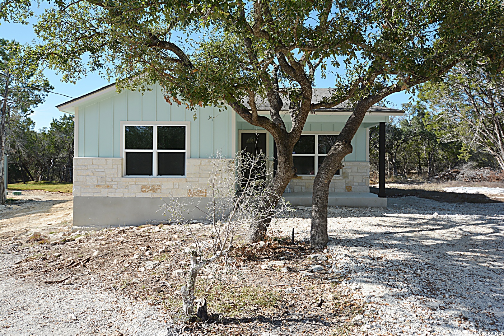 1436 Laguna — photo