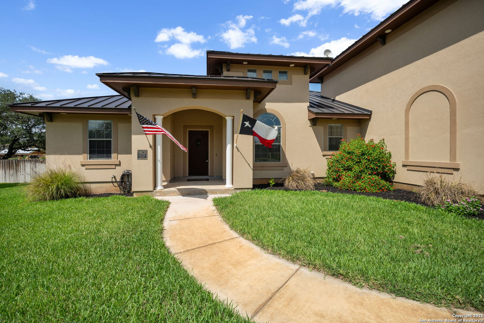 1626 Clover Ridge — photo