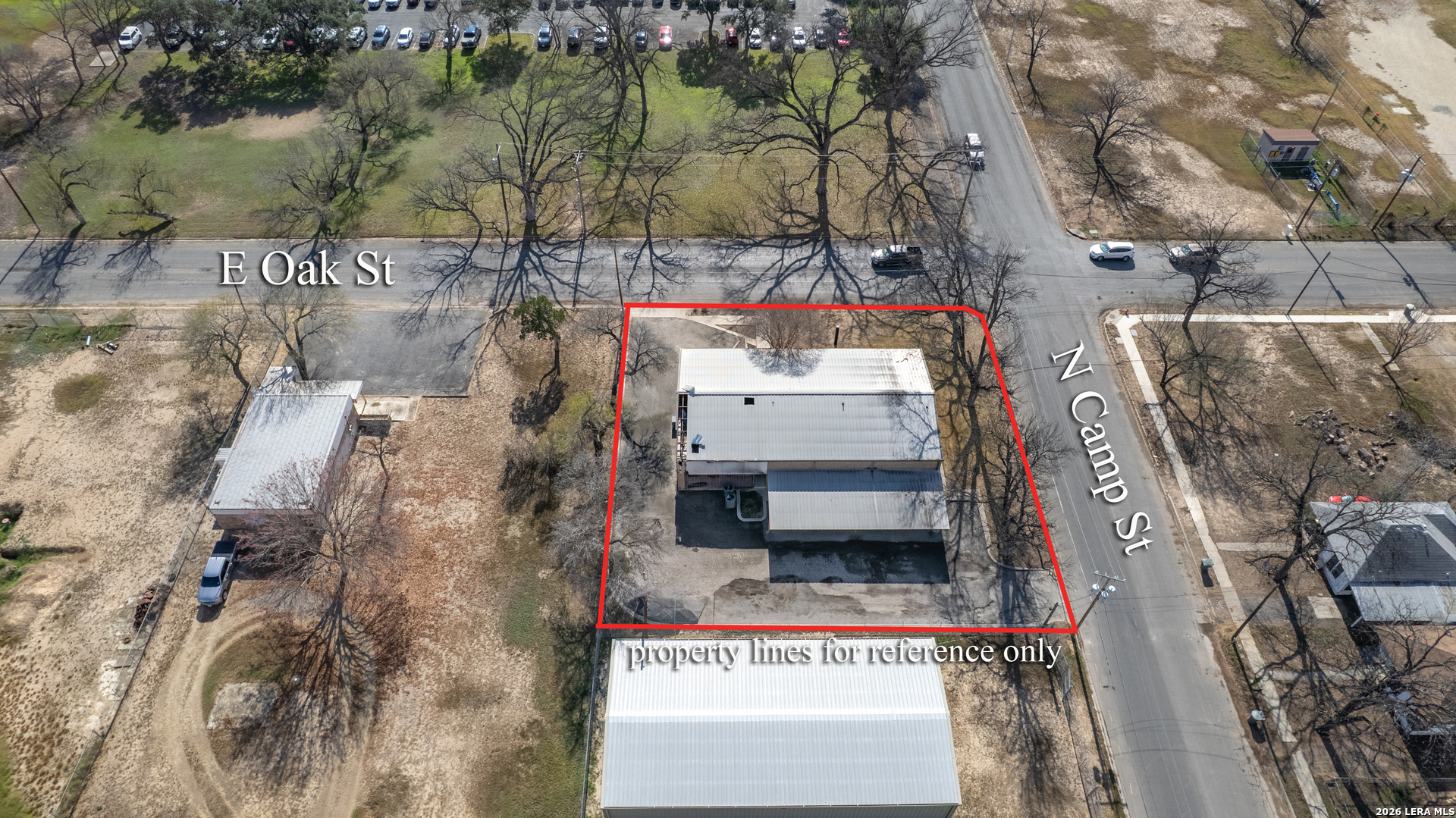 300 E Oak, Uvalde, TX 78801 — photo 2