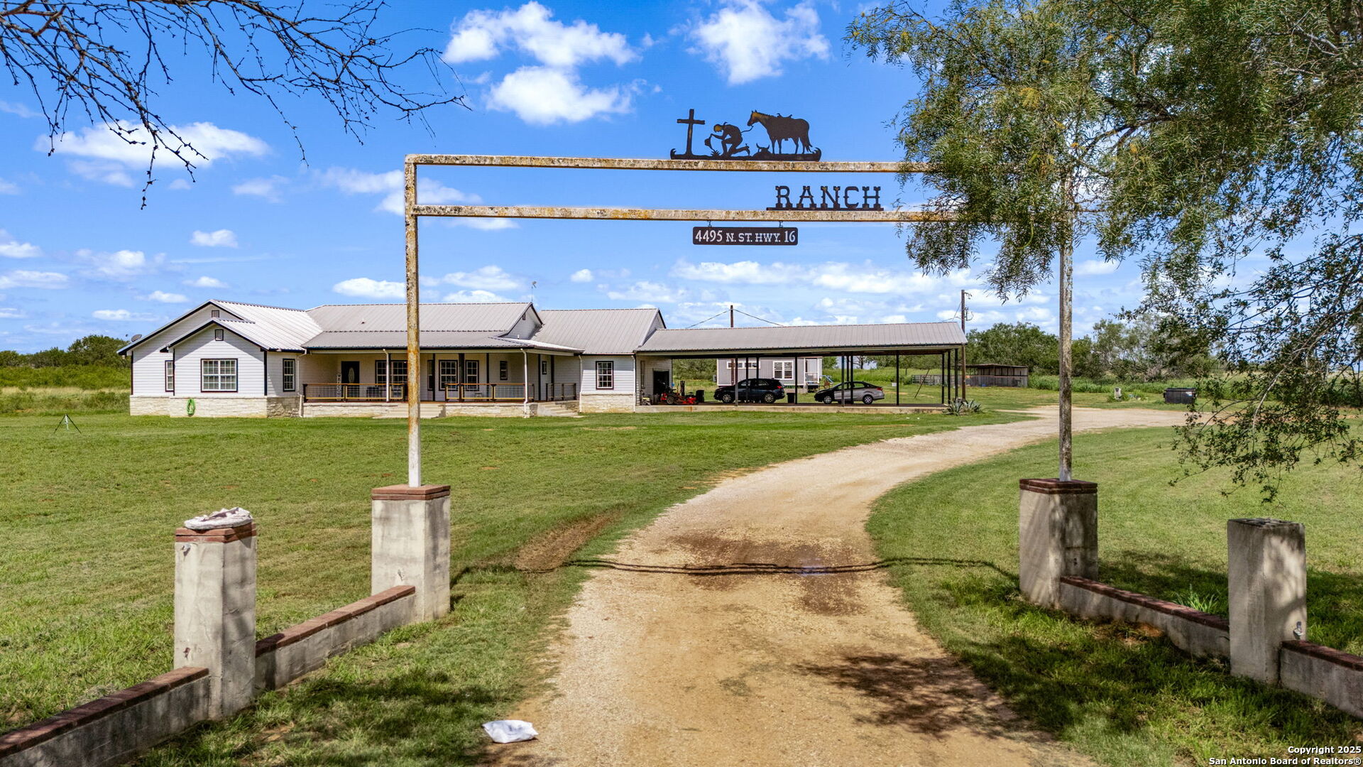 4495 N SH 16 — photo