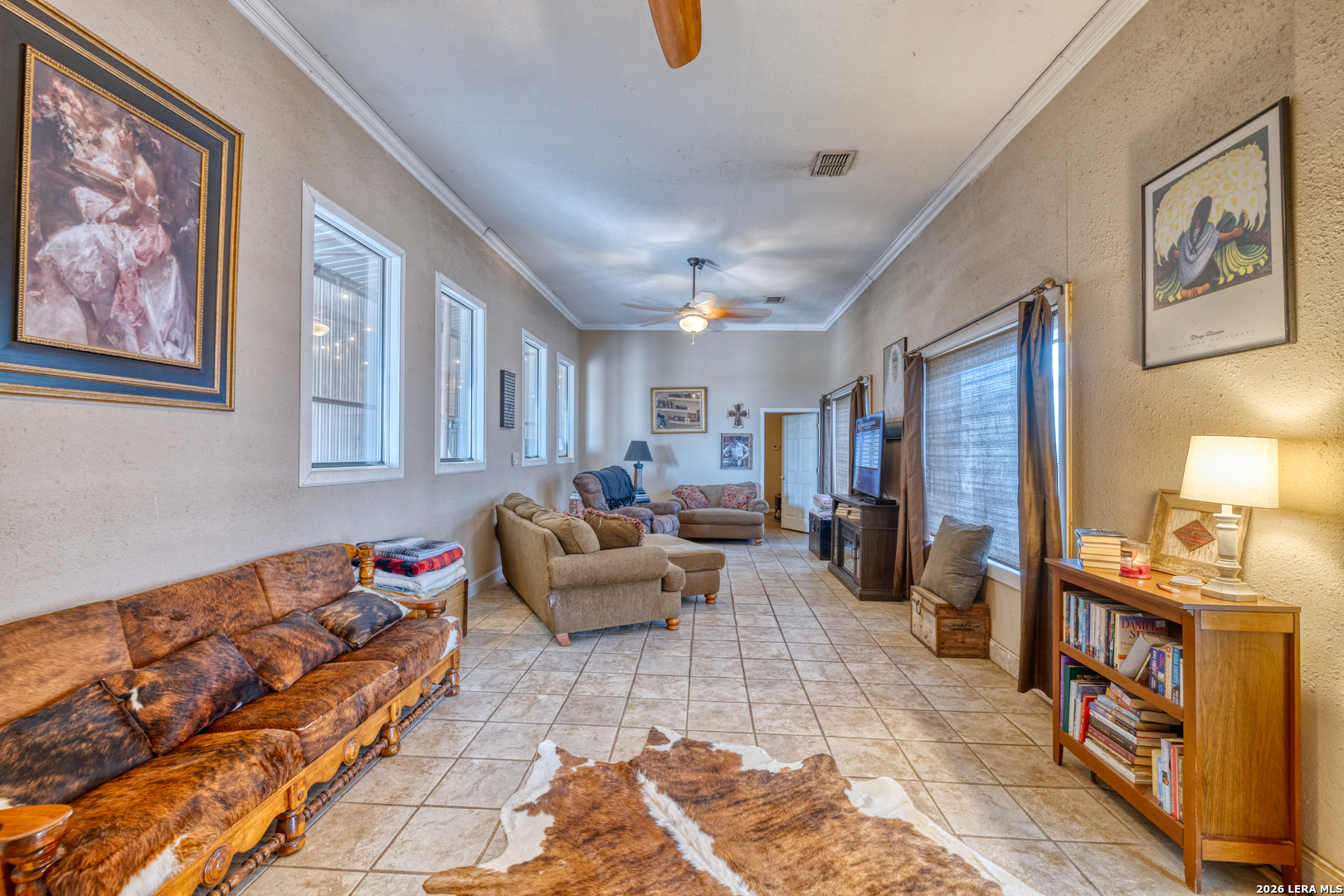 247 Marsh, Uvalde, TX 78801 — photo 3
