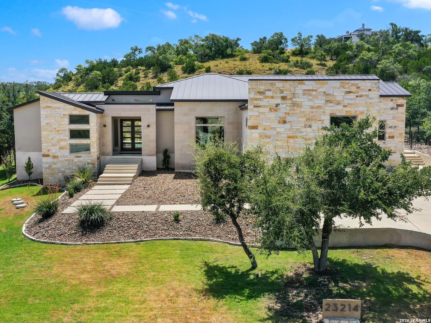 23214 Edens Canyon — photo