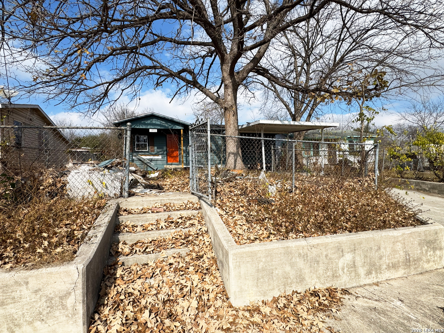 1513 Gibbs — photo