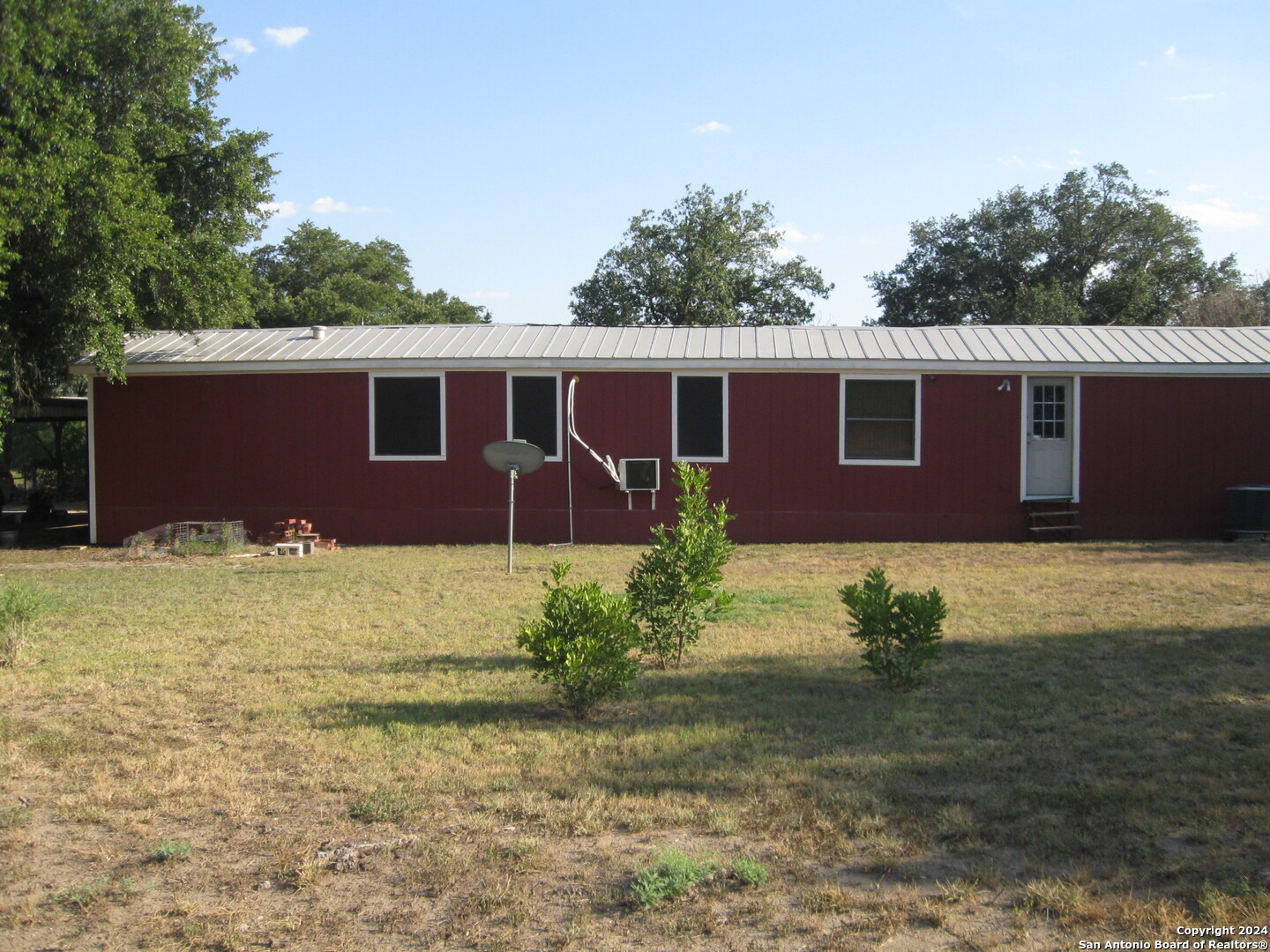 580 CR 663, Devine, TX 78016 — photo 2