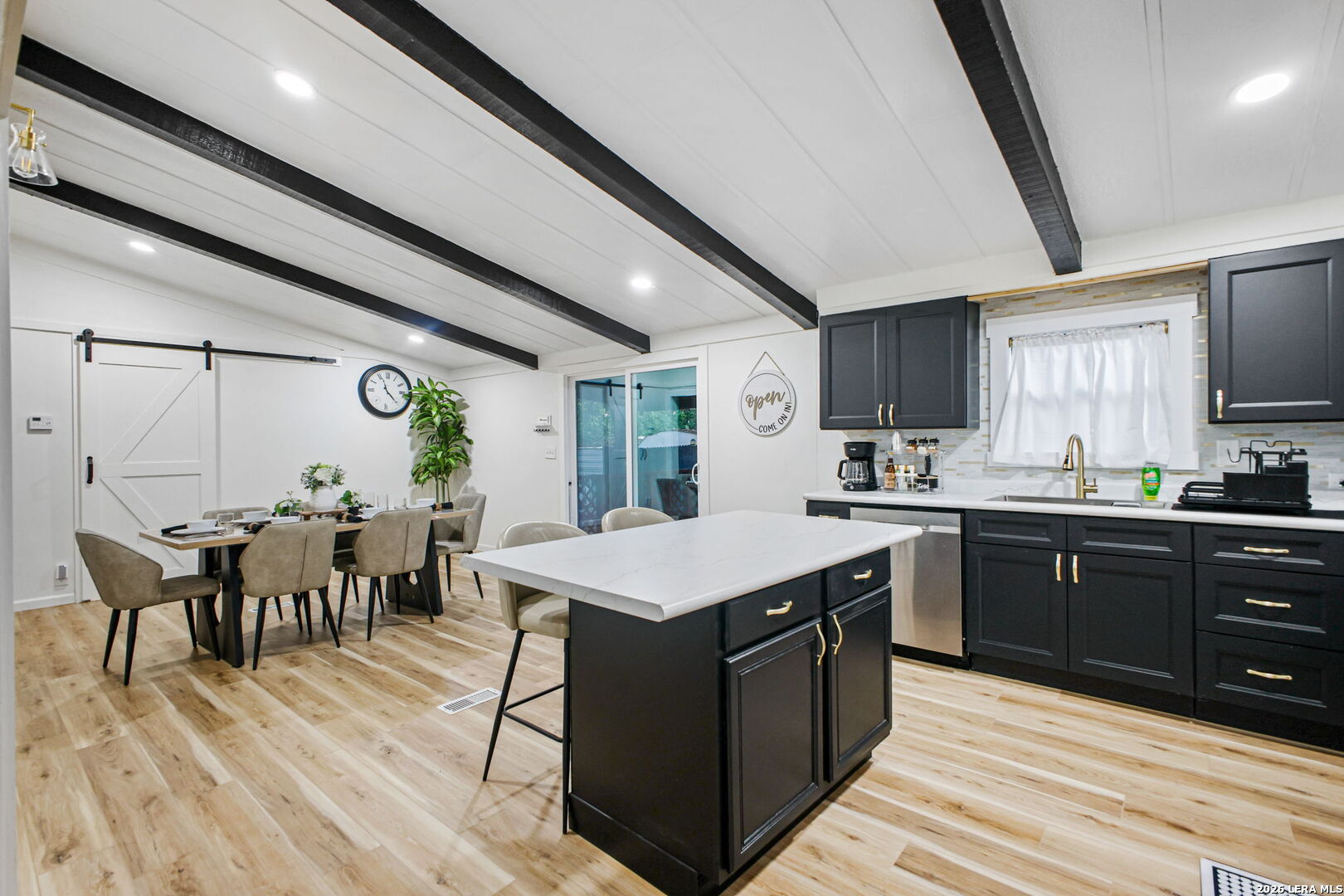 25115 Brewer — photo