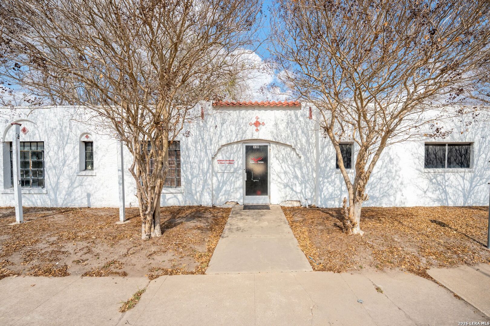 330 W Live Oak Street — photo