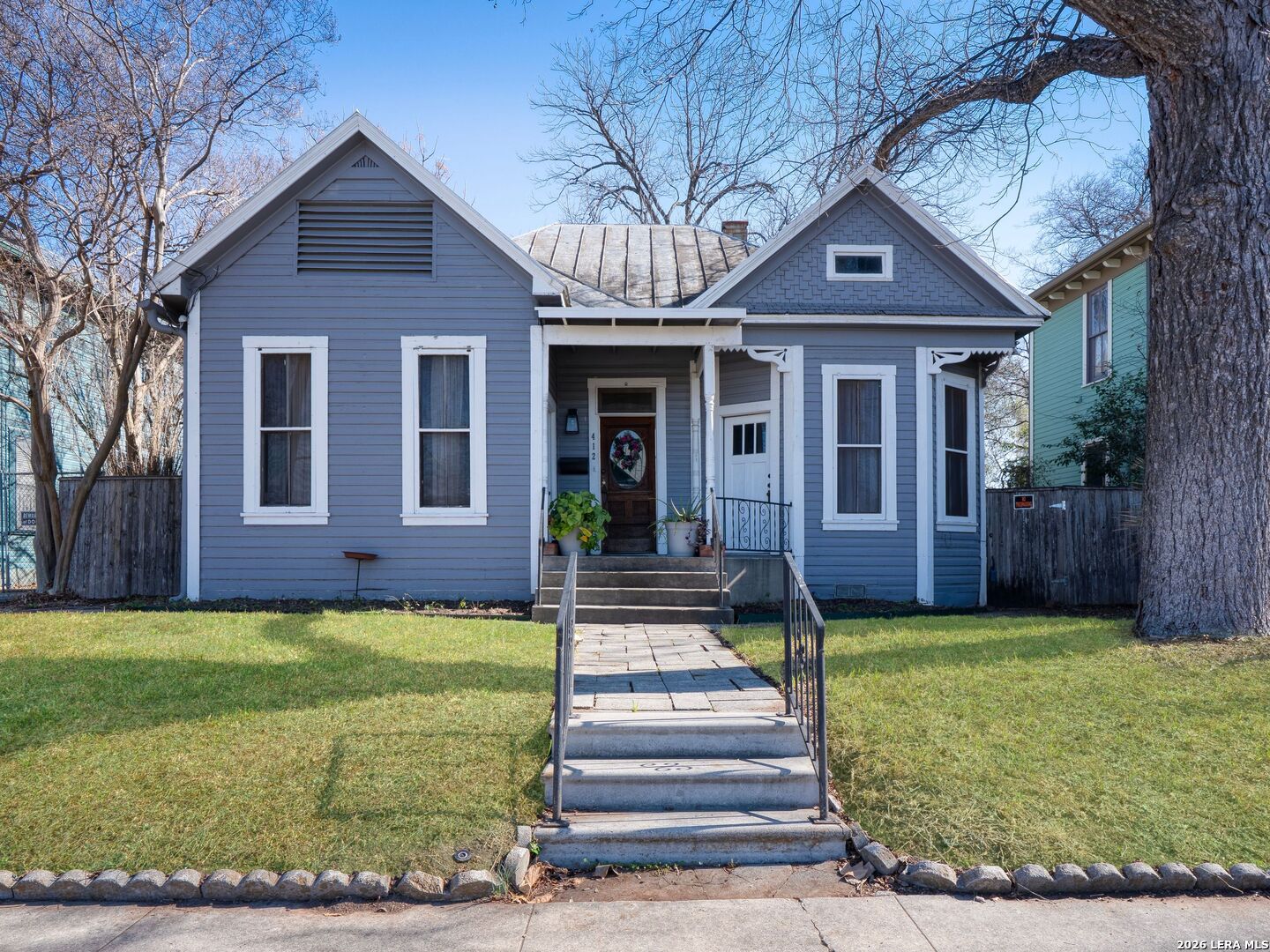 412 Dallas Street — photo