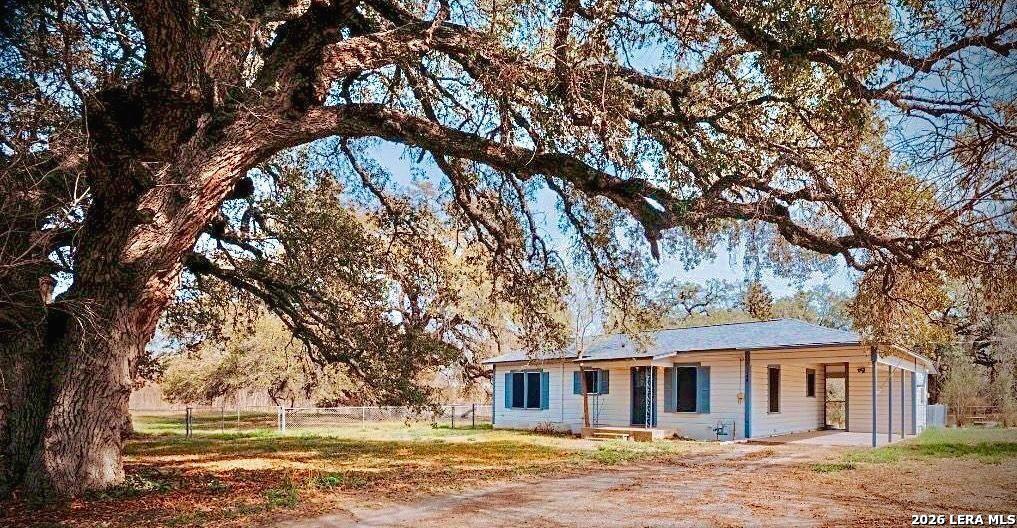 149 carroll, Poth, TX 78147 — photo 2