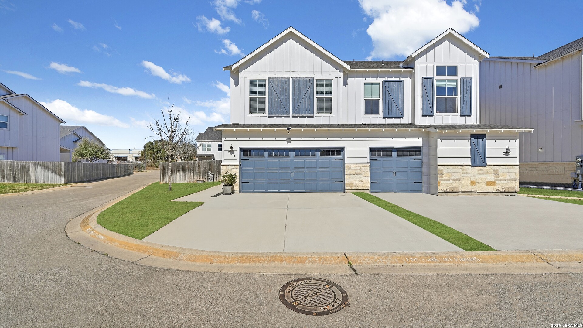 243 Sapphire 1201 — photo