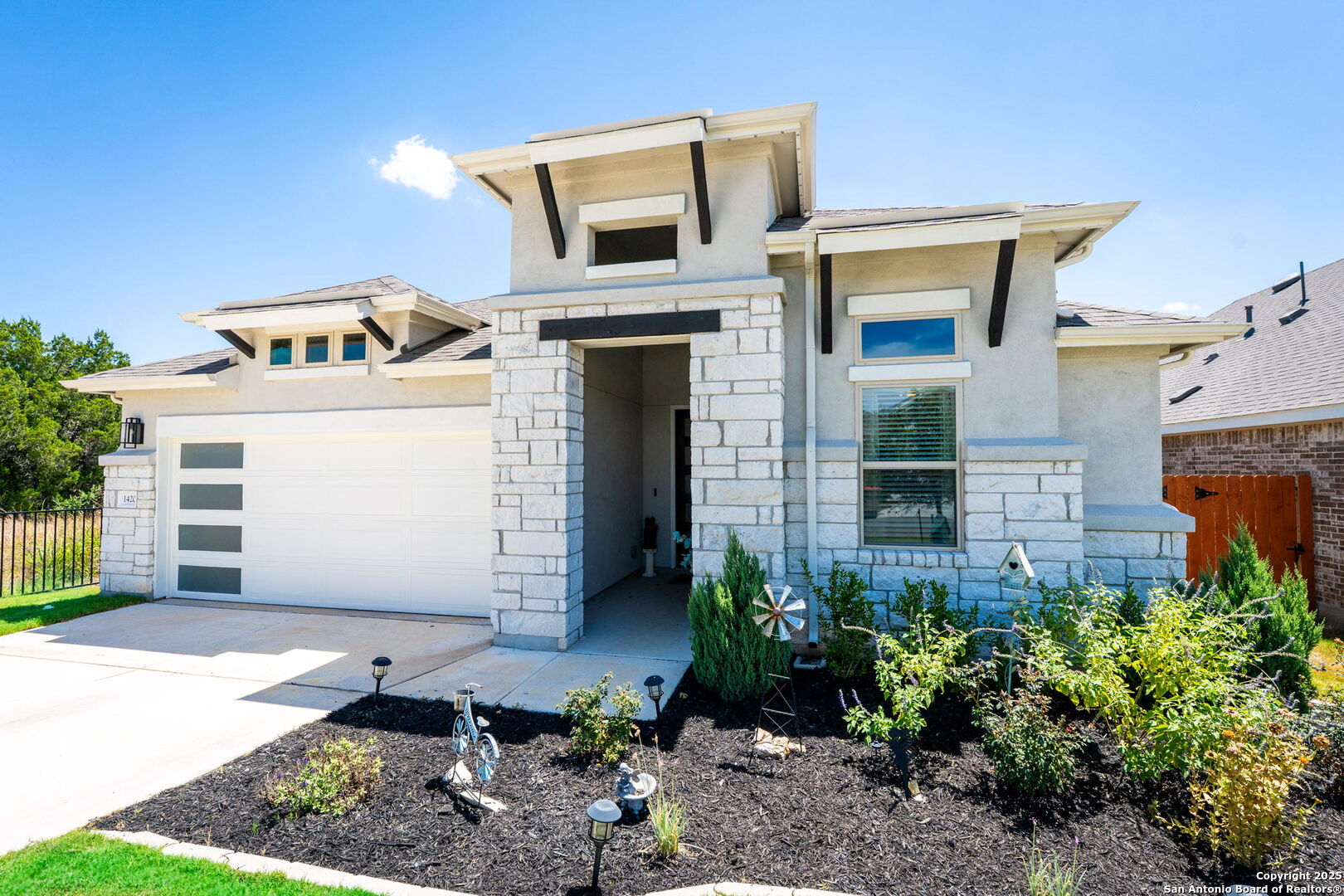 1420 Quarry Rock — photo